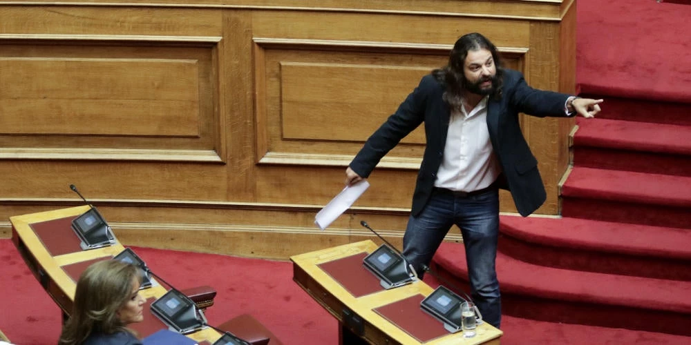 Ο Μπαρμπαρούσης φωνάζει μέσα απότ η ΓΑΔΑ για την Μακεδονία – «Είναι Ελληνική» – Βίντεο